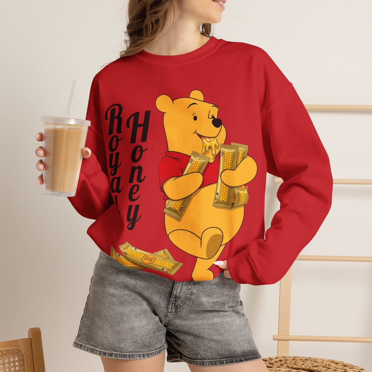 Vert Winnie The Pooh "Royal Honey" Vintage Style Unisex Graphic Crewneck Sweatshirt