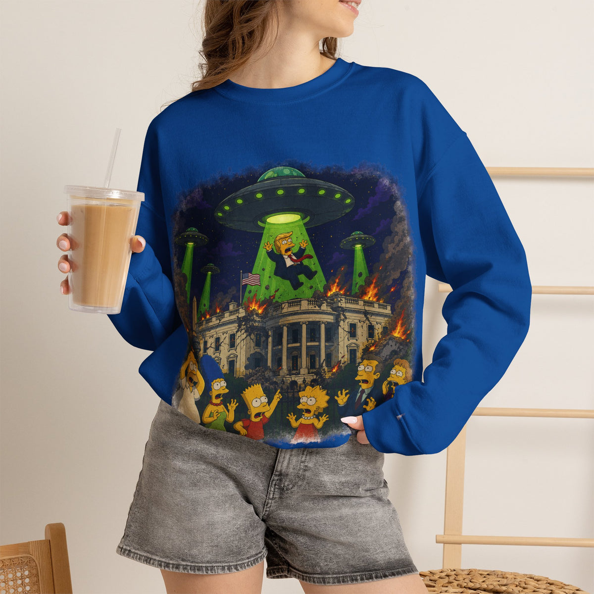 Vert Donald Trump Abduction Vintage Style Unisex Graphic Crewneck Sweatshirt