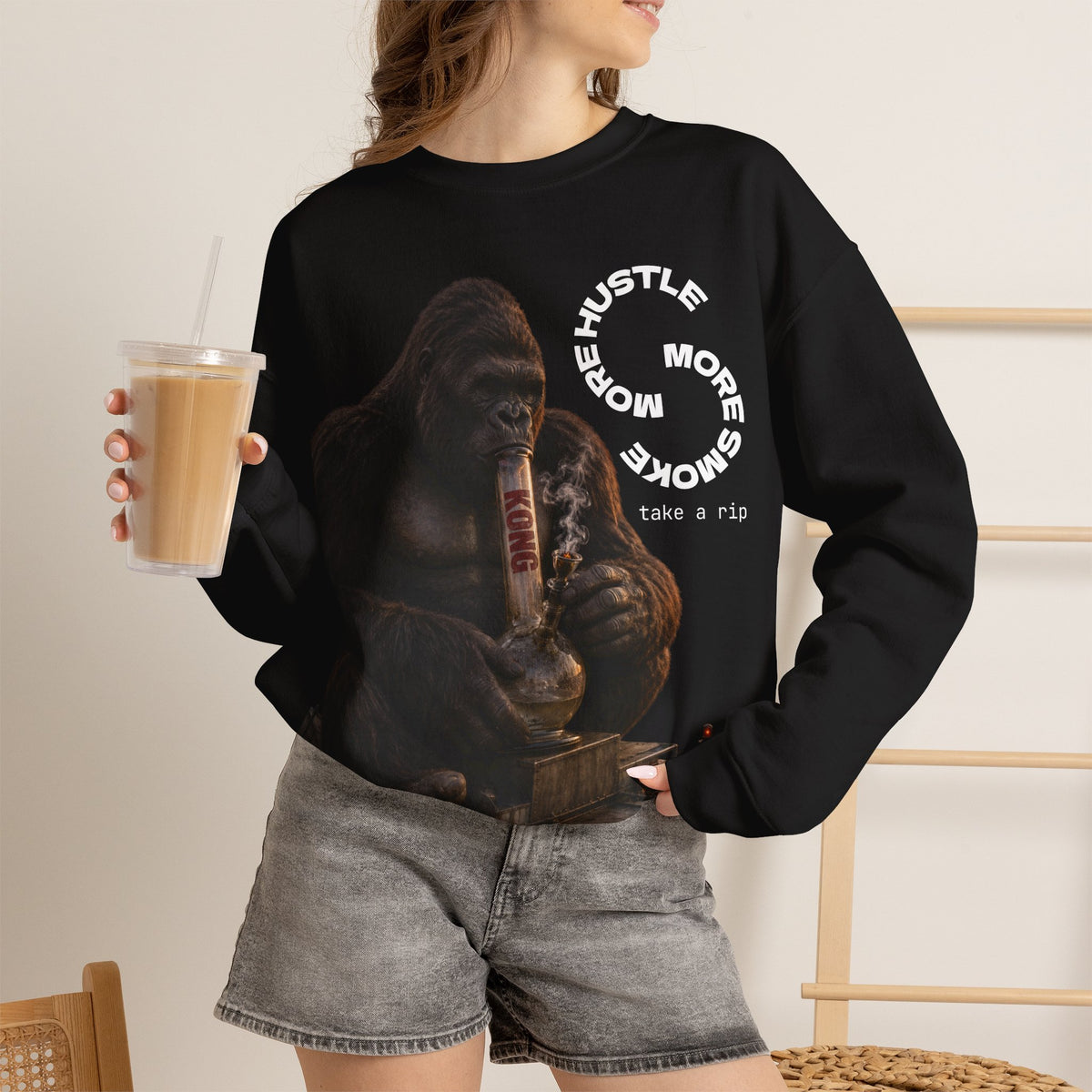 Vert King Kong Smoker Vintage Style Unisex Graphic Crewneck Sweatshirt