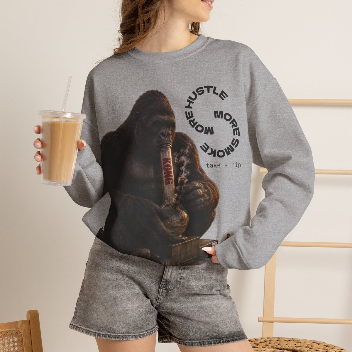 Vert King Kong Smoker Vintage Style Unisex Graphic Crewneck Sweatshirt
